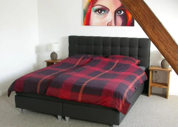 Apartment Goose In The Monument